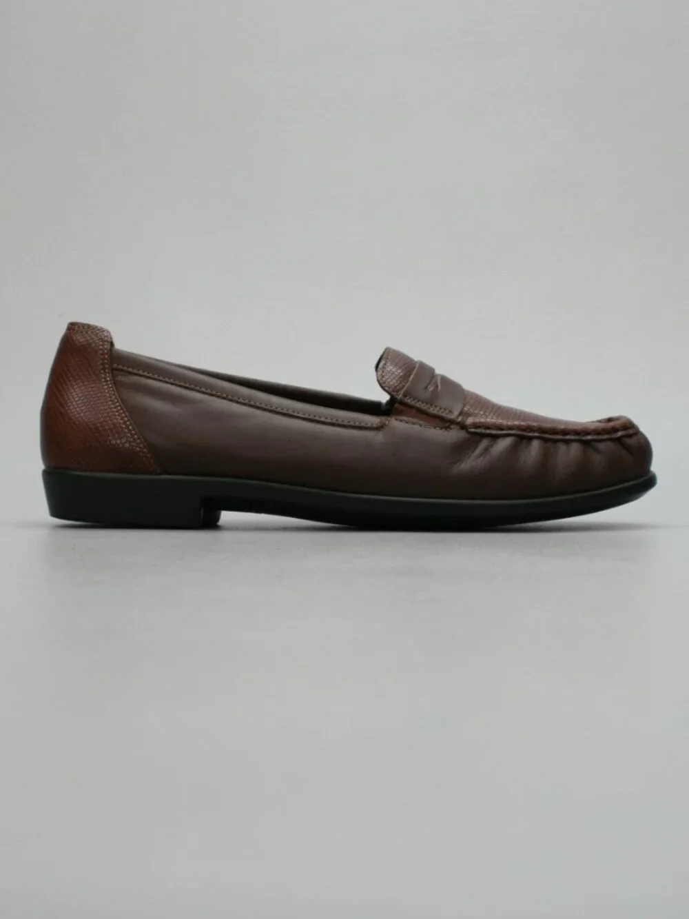 SAS Ladies 9 N Narrow Penny J Sienna Brown Leather Slip-on Shoes Loafers - USA